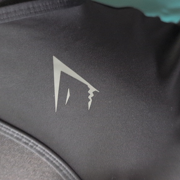 Gumshark Tank. Medium. EUC - Picture 6 of 8